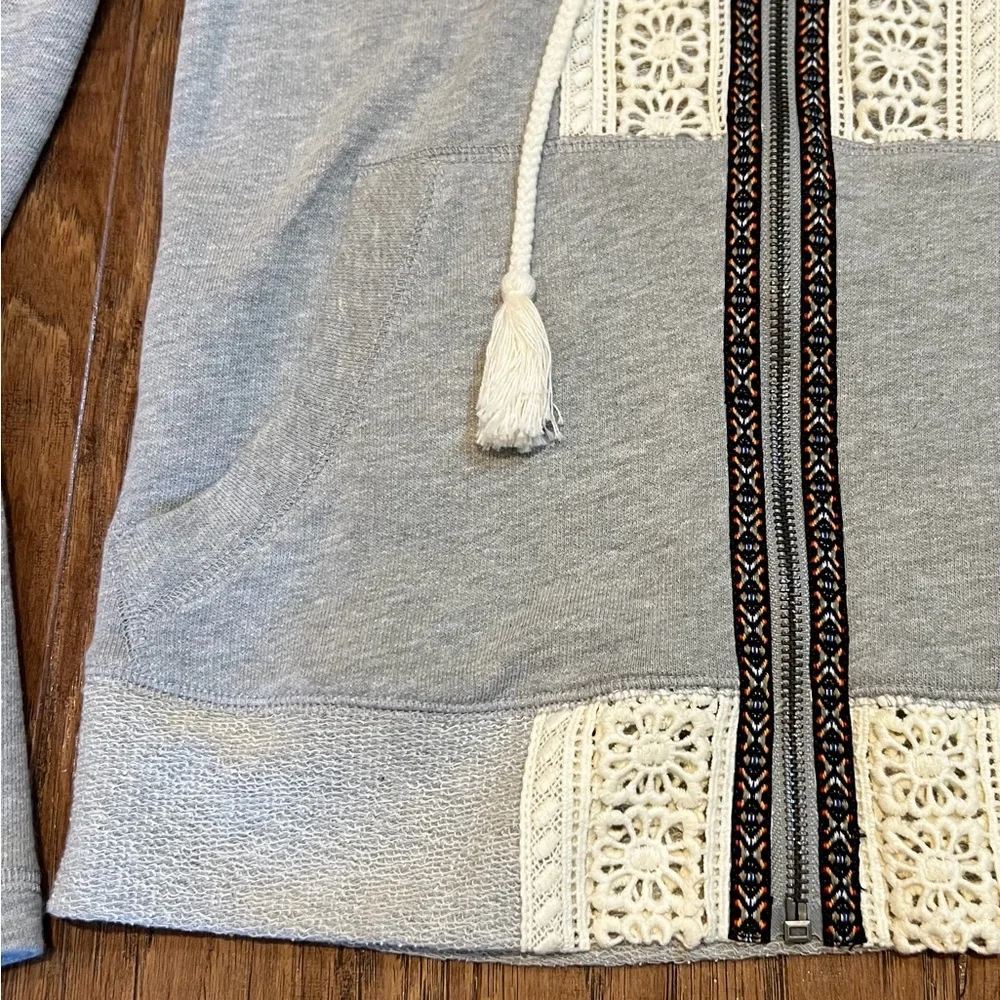 Hem & Thread Heather Gray Lace-Trim Zip Hoodie Jacket Feminine Boho NWT